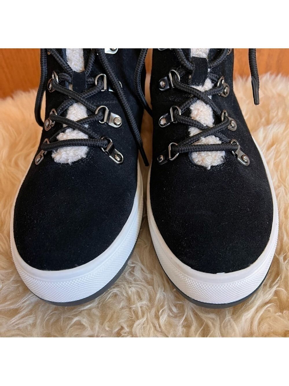 Blondo Shylo Black Suede Hiking Sneakers Sz-9 - Picture 2 of 10